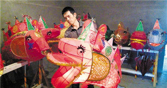 青田鱼灯闯市场拓空间 海阔凭鱼跃溪清映灯辉